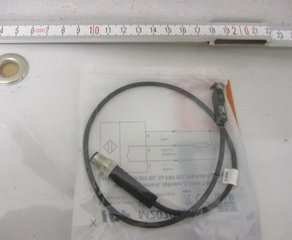 Датчик
sensor magnetic, cylinder, 6.2mm T-groove, 6,5x27x5mm, 10-30V DC, 1x PNP NO, Cable connector M8 3pin 0.3m PUR (Polyurethane), IP67, Aluminum, LED, 2.8mT, mounting From the top, Sensor surface position Center of the device ipf electronic